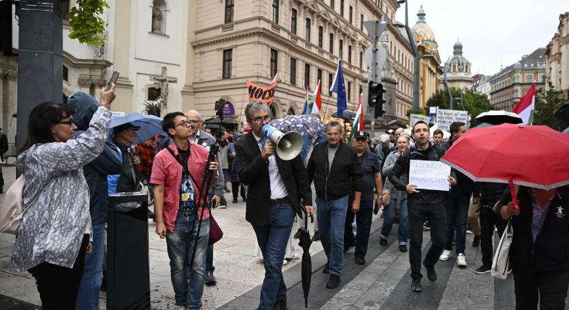 Hadházy Ákos: az agrárminisztérium egykori épületének elbontása is a műemlékrombolás és a korrupció példája