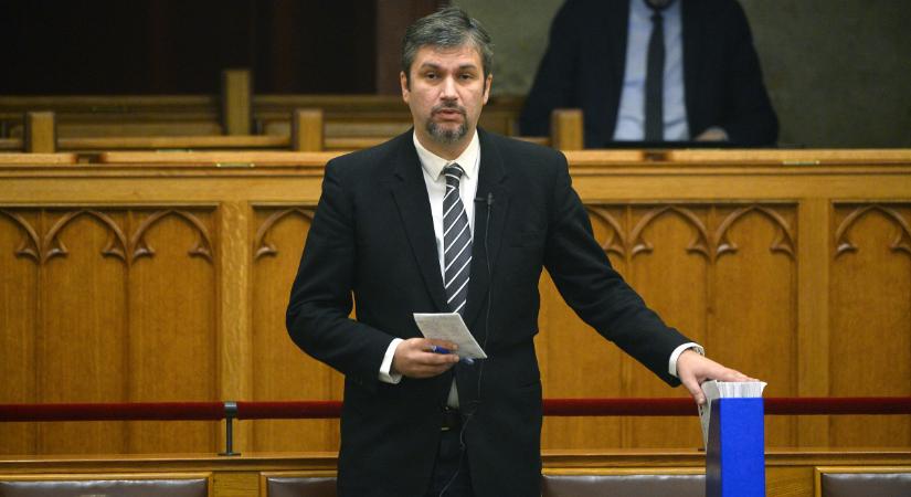 "Hűtlen kezelés, pénzmosás ügyében" - még mindig keresik a kecskeméti egyetem MNB-alapítványnál eltűnt pénzét