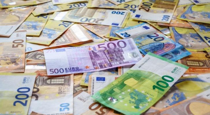 Az EU-ban a már lebukott korrupt politikusok zavartalanul maradhatnak posztjukon
