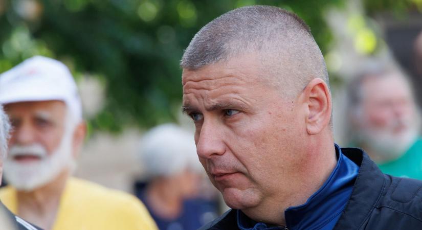 Ruszin-Szendi fegyverviselésén gúnyolódott a 444 – Magyar Péter beismerése után sem javították