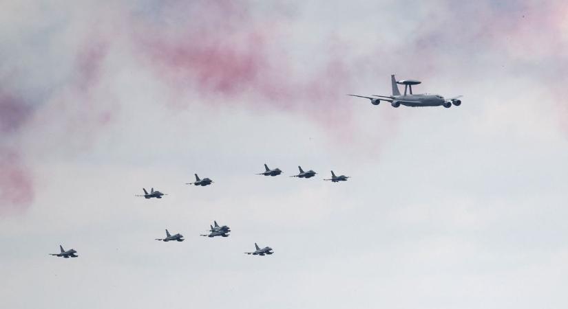 Resperger István az orosz dróntámadásokról: ez nem hamis zászlós ukrán akció, hanem orosz NATO-tesztelés