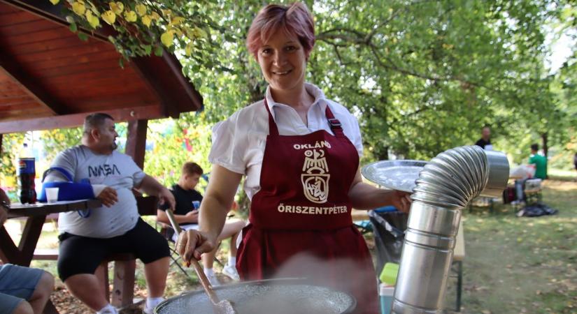 Egy híján húsz – a világ közepén!