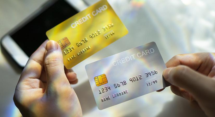 Egyre több a hitelkártya, évtizedes csúcson a magyarok adóssága