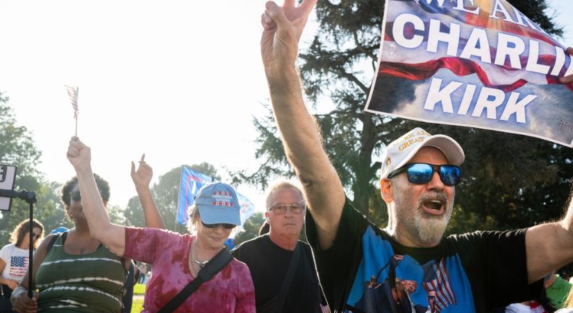 El kell takarítani a kommunista-liberális elmebajt