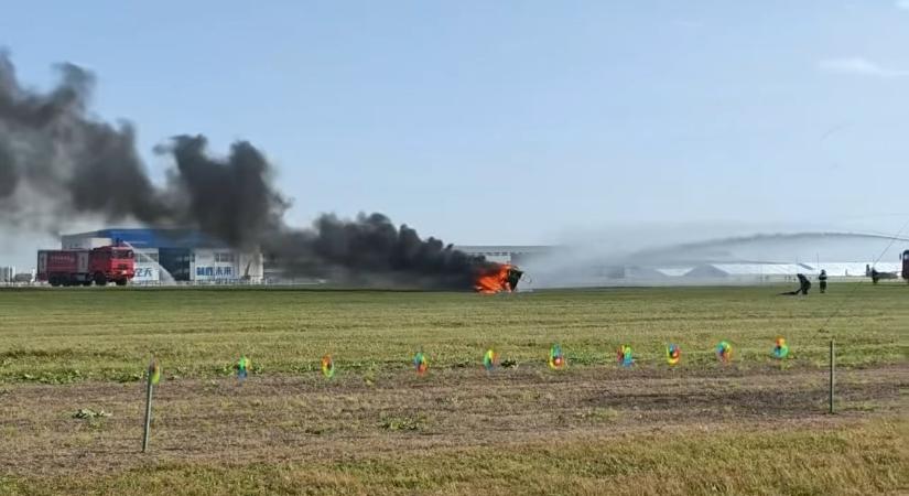 Összeütközött és lezuhant két repülő autó