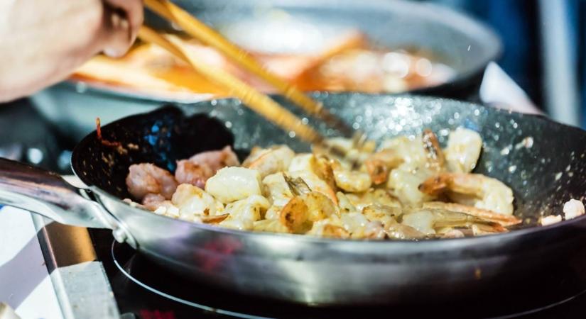 Gyomorforgató tett egy kínai étteremben - Példátlan a bíróság döntése