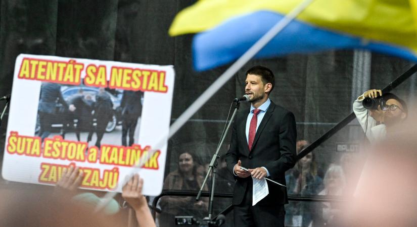 Általános sztrájkra szólítottak fel a pozsonyi ellenzéki tüntetésen, de volt azért néhány érdekes mozzanat
