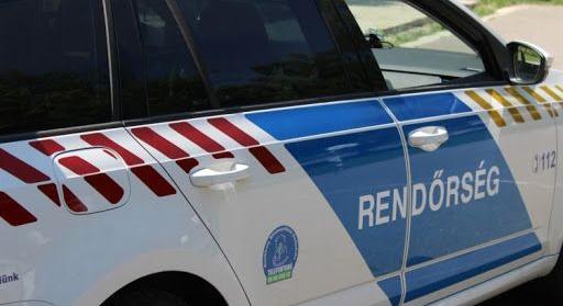 Iskolaőrt fenyegetett, majd családjával a rendőrökre támadt egy fiatal Siófokon