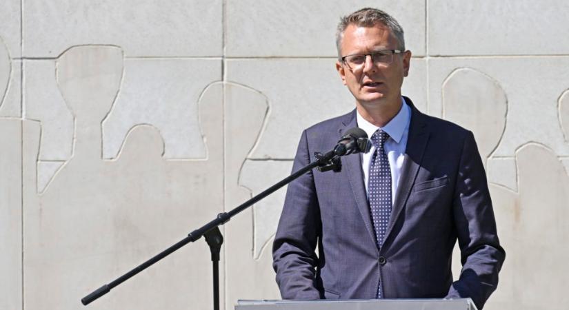 Rétvári Bence: 75 millió forinttal támogatja a kormány a kórházi dolgozók egészségfejlesztését