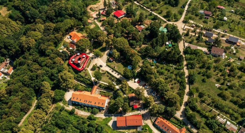 Szerelem a Baráthegyi Majorságban: Videón Károly és 225-ös első találkozása