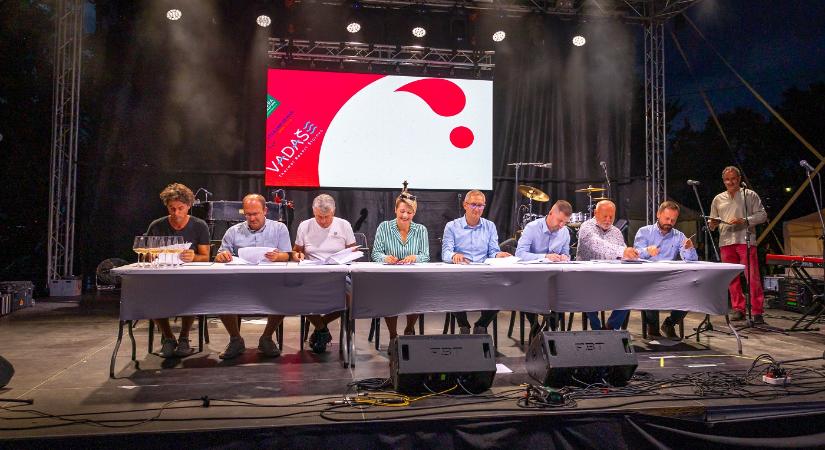 Tíz borászat közös jövőt épít