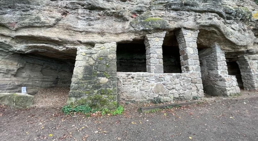 Ezeréves szent helyet őriz Tihany: ez a kőbe vájt kolostor története ( galéria)