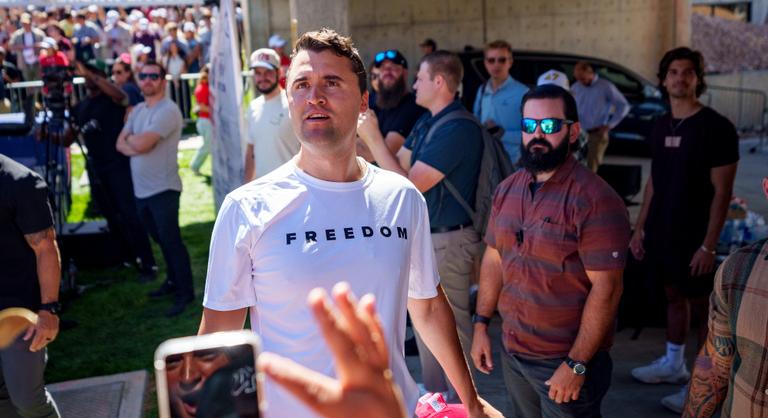 Miért állt Bayer Zsolton hülyén a White Lives Matter-póló?