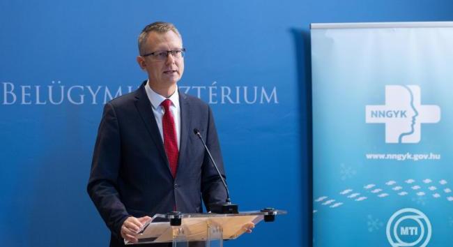 Rétvári: 75 millió forinttal támogatja a kormány a kórházi dolgozók egészségfejlesztését
