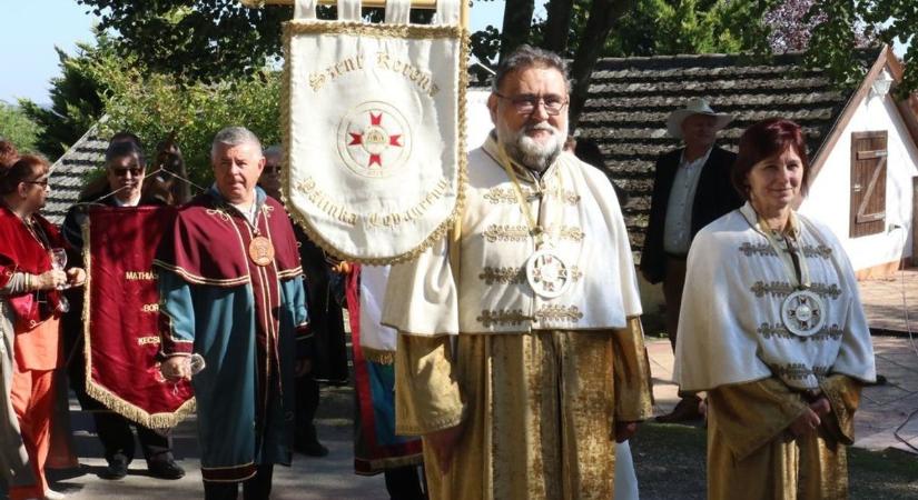 Szüreti felvonulással, koncertekkel és hagyományőrző programokkal készülnek Solton