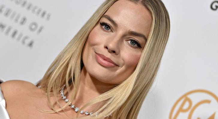 Margot Robbie rafinált szabású ruhában jelezte a vörös szőnyegen: még nem mutatott meg mindent magából