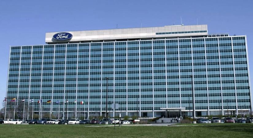 70 év után lebontják a Ford üvegpalota központját