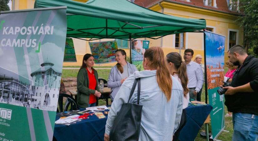 350 végzősnek szervezett karriernapot a KSZC