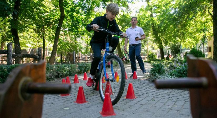 Állatkerti kaland és közlekedésbiztonság: nagy sikert aratott az idei KRESZ Szafari – fotók, videó