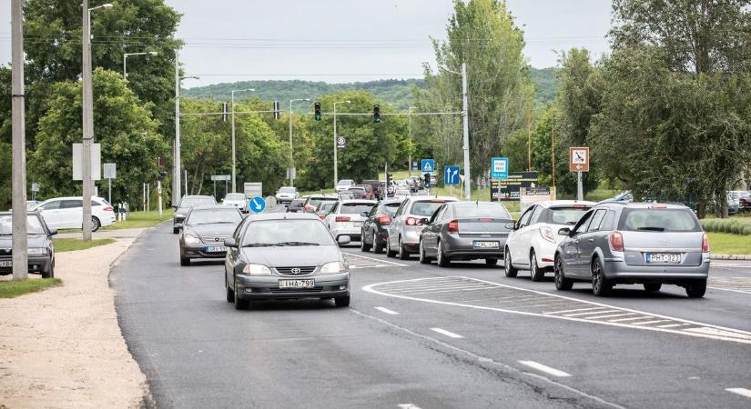 Hihetetlen, mégis igaz - megszűnhetnek a dugók a Balaton partján
