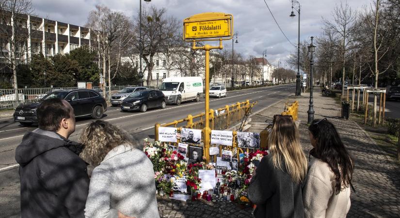 Helyreállítás után újra lerombolták Alekszej Navalnij emlékhelyét Budapesten