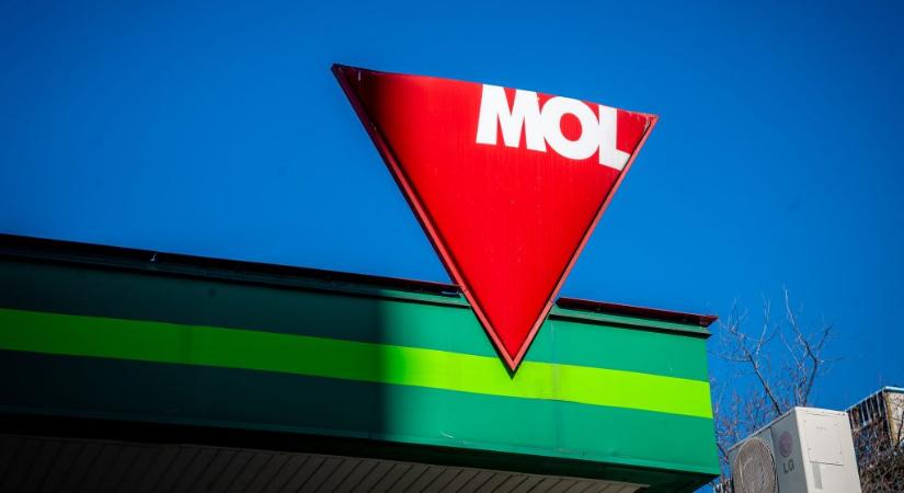 Óriási árelőnyben volt a Mol az orosz olaj miatt, ám a magyar autósok ebből semmit sem éreztek