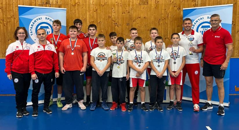 Egyből érmekkel kezdték a versenyszezont a DKSE és a Gurics birkózói