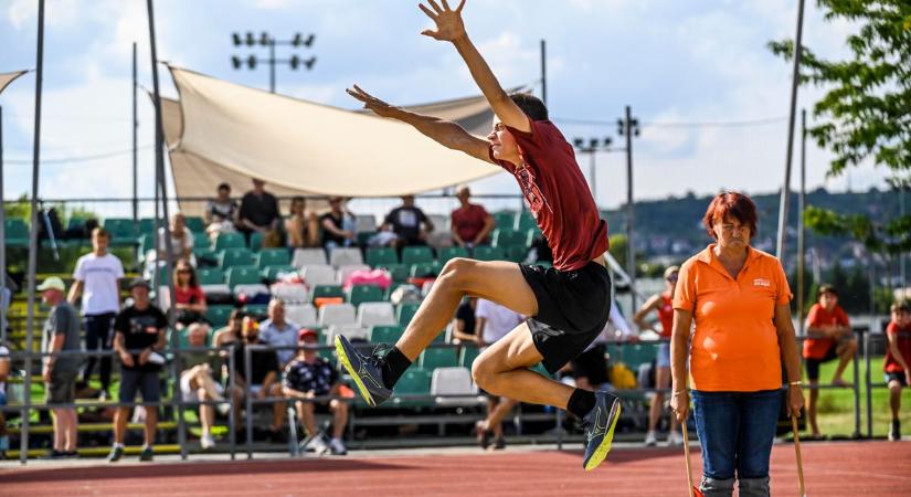 A sportok királynőjével indult be a szezon vármegyénkben