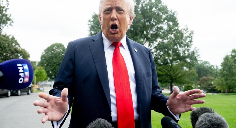 „Csönd” – mondta Donald Trump a gazdagodását firtató újságírónak és fenyegetőzni kezdett