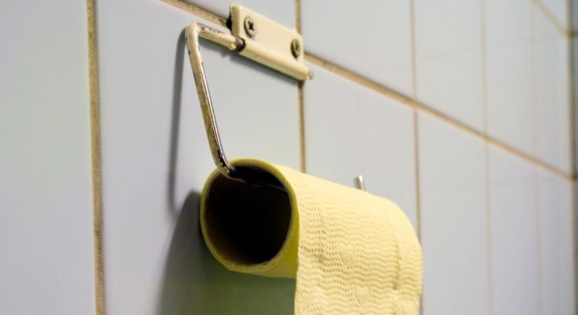 Bűz és mocsok a komáromi akkugyárban: ez hogy lehetséges ott, ahol ennyien melóznak?