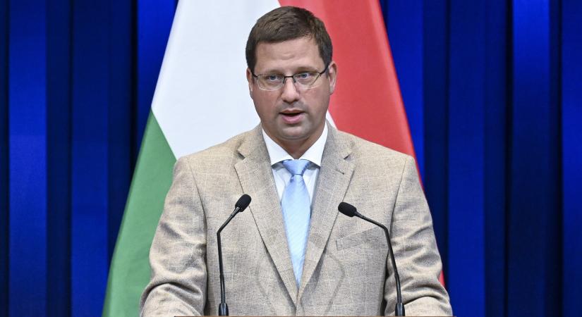 Fontos hír a nyugdíjasoknak: még magasabb nyugdíjemelést jelentett be Gulyás Gergely!