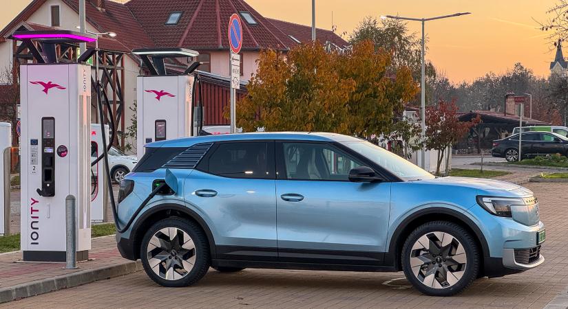 Nem fogy a Capri és az Explorer, 1000 embert küldenek el Kölnben