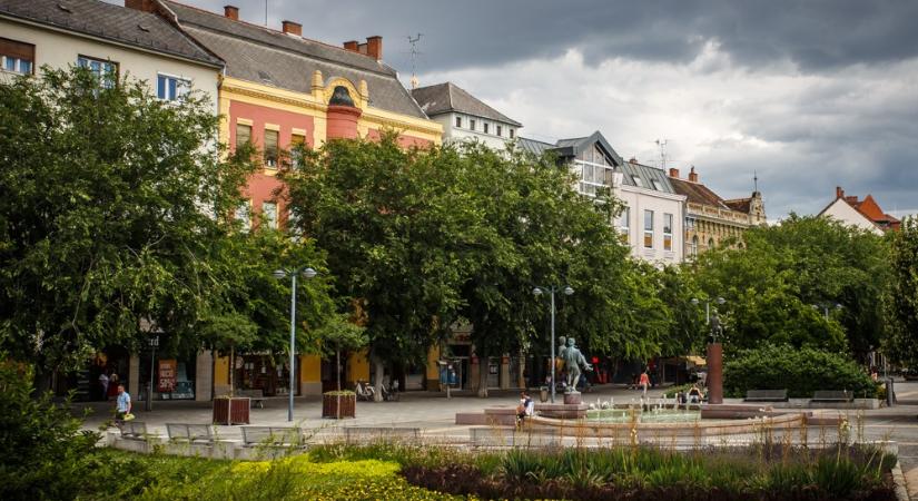 Talán még sosem voltunk ennyire vakon Szombathelyen egy parlamenti választás előtt, mint most