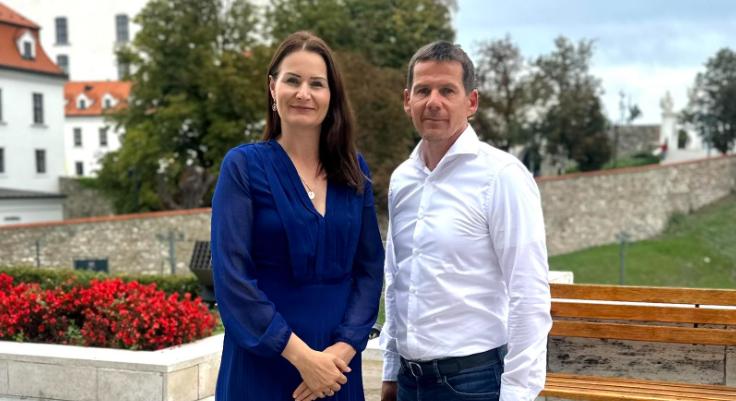 Štefan Hamran az SaS-es Martina Bajo Holečková képviselő asszisztense lett