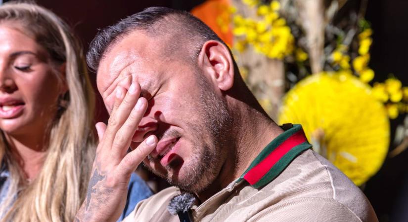 Curtis káromkodva tombolt az Ázsia Expresszben