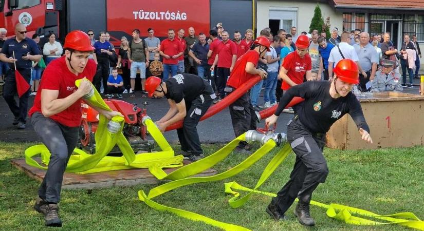 Tűzoltói erőpróba Sáráspusztán: a vármegye legjobbjai mérték össze tudásukat