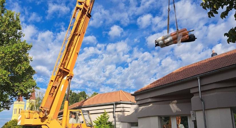Megkezdődött a tetőfelújítás Hajdúböszörményben