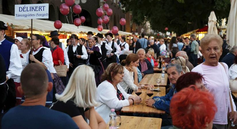 Nyert a Pick Szeged, elindult a Bort tér és megjelent egy rejtélyes sofőr