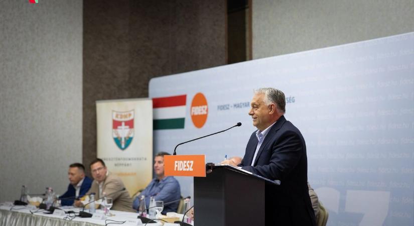 Orbán Viktor a kihelyezett frakcióülésen mondott beszédet