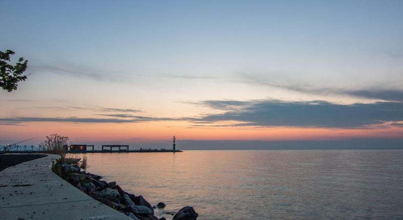 Nagyon fura dolog jelent meg a Balatonnál, csak 200 forint, sírva röhög a magyar