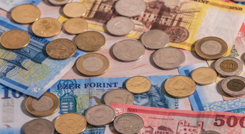 Ezt csinálják a magyarok a hónap végén megmaradt pénzükkel