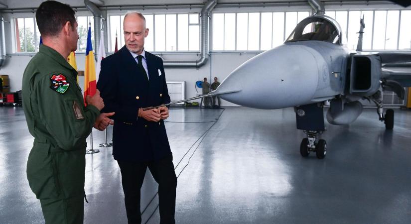 Lapszemle: Orbánék semmit nem ajánlottak fel, de nem is kérnek légtérvédelmet a NATO-tól orosz támadás esetén