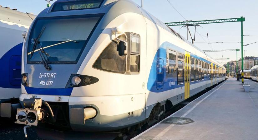 Hogy mi? Sámli kell, ha az utas fel akar szállni a vonatra?