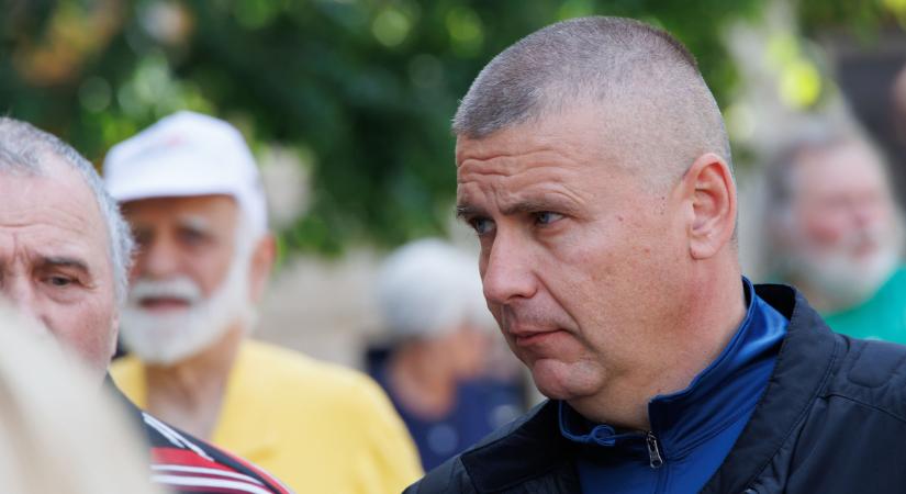 Ruszin-Szendi egy vacsorára is fegyverrel ment el...