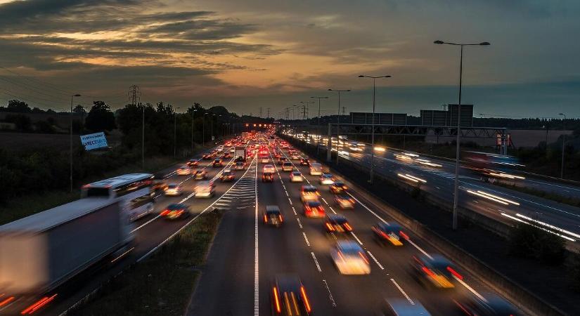 Alaposan kitömték a kormány zsebét az autósok
