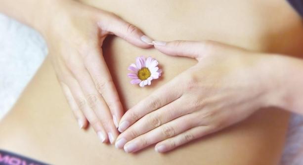 A menstruációs nehézségek természetes enyhítése CBD-vel