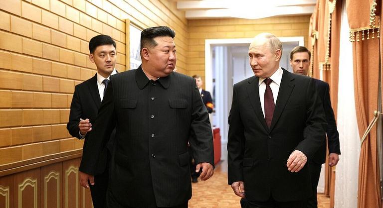 Kim Dzsongun nagyon bepipult Putyinra, véget érhet a brománc