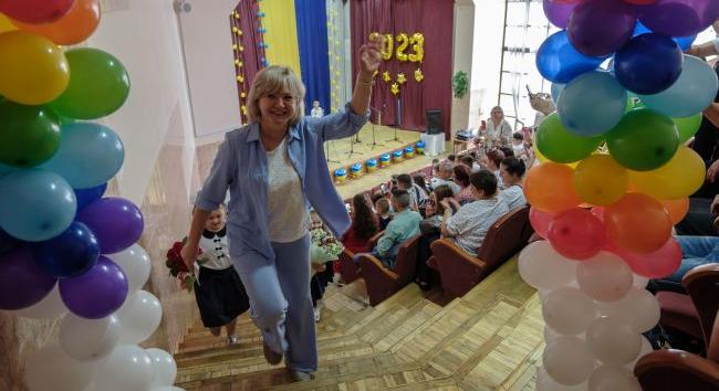 A kormány bejelentette, hogy a 2026-os költségvetésben a tanári fizetések 50 százalékos emelése van betervezve