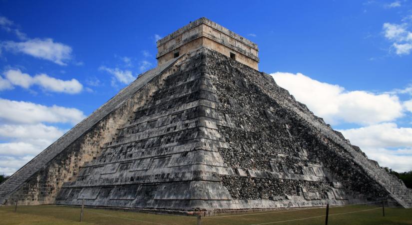 Rejtett építményre bukkantak a régészek a maja piramis belsejében