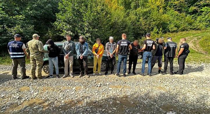 Kárpátalján elfogtak egy csoport férfit a határ közelében